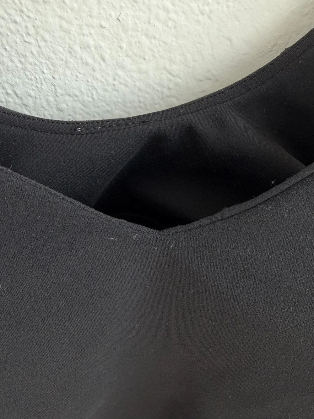 Lululemon Black Cropped Tank Top Size 4 Scoop Neck Workout Yoga